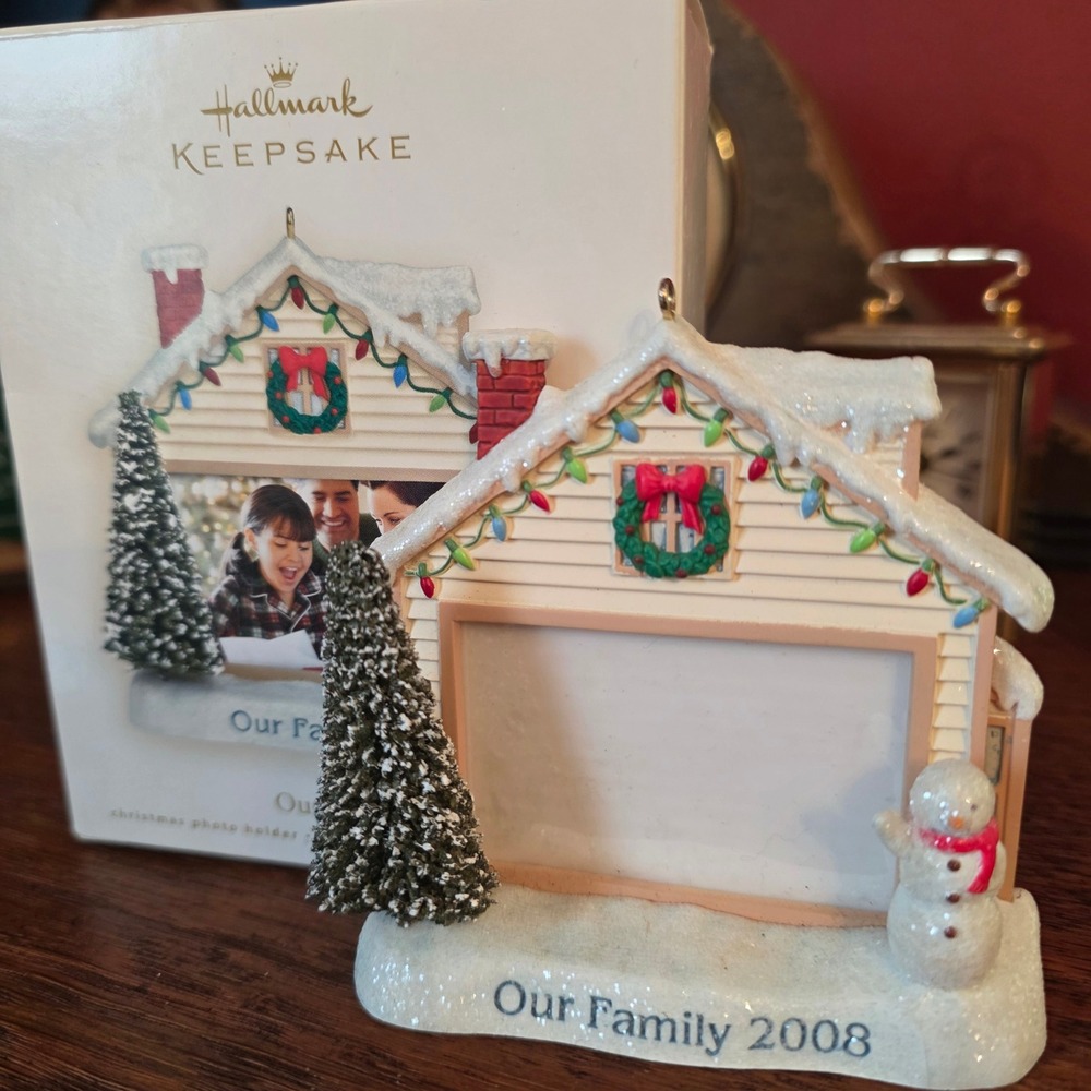 HALLMARK Keepsake‎ Our Family 2008 Photo Holder Christmas Ornament w/ Box